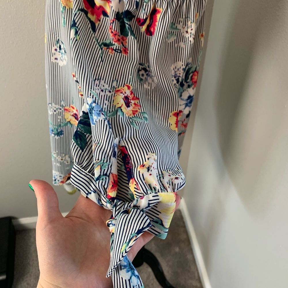 Neptune and ivy floral stitch fix blouse - Picture 3 of 5